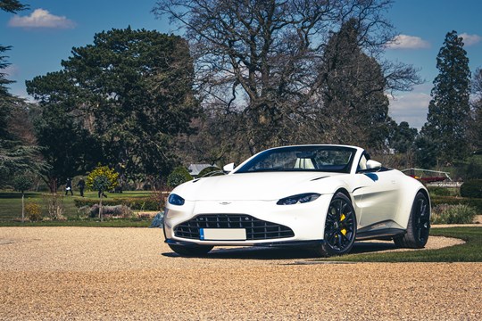 The Aston Martin Vantage Roadster: 5 Features You’ll Love