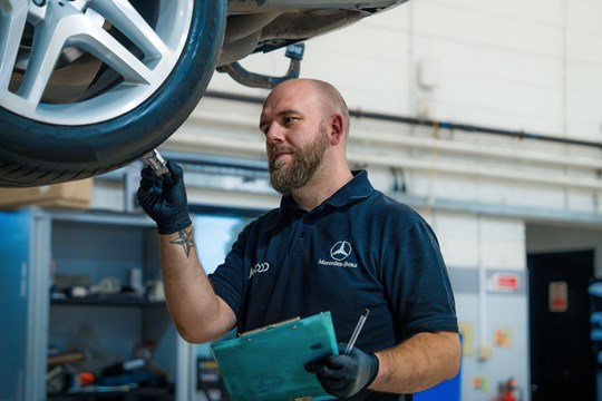 5 Reasons To Service Your Mercedes-Benz At JCT600